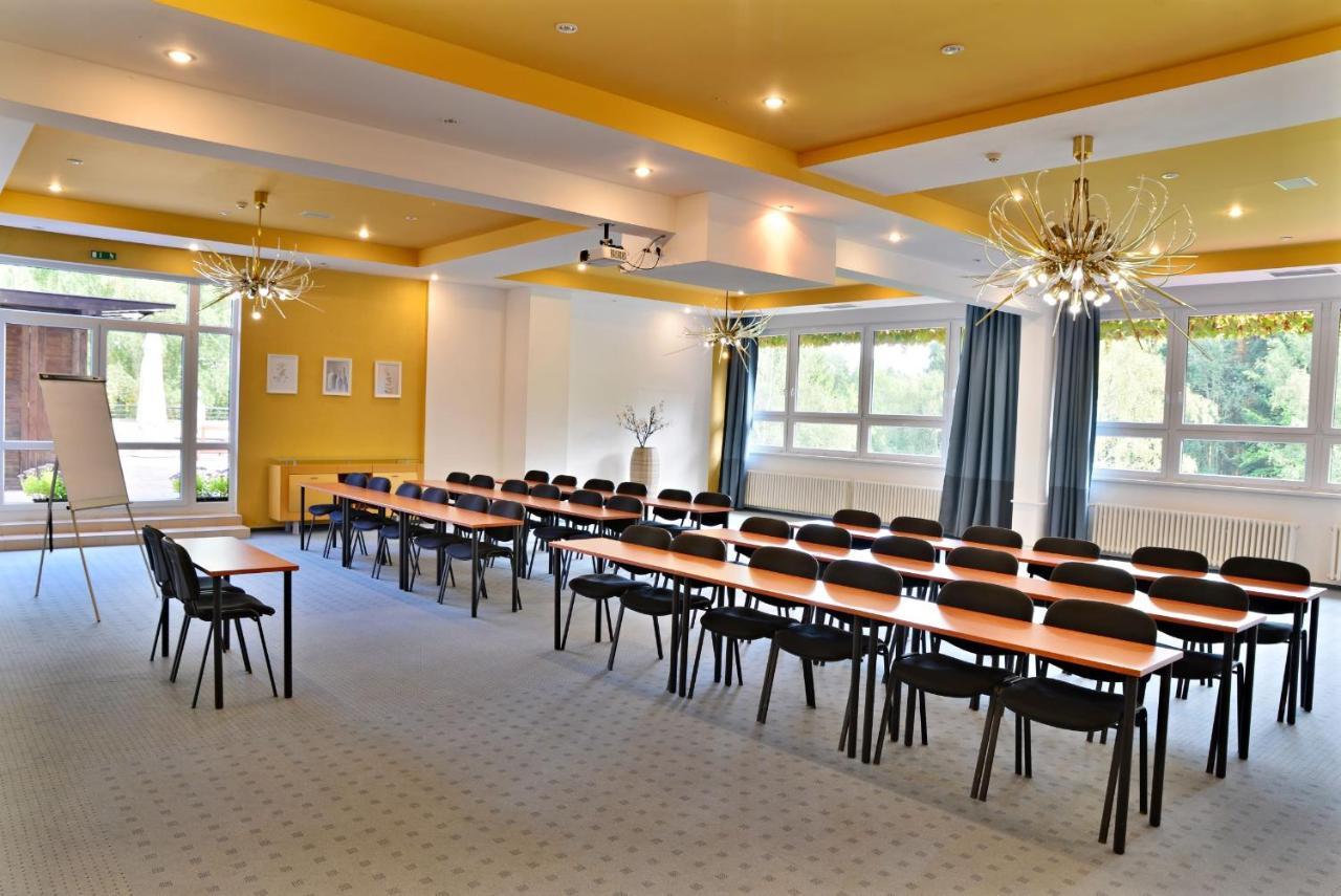 Resort Lesni Lazne Zvanovice ภายนอก รูปภาพ